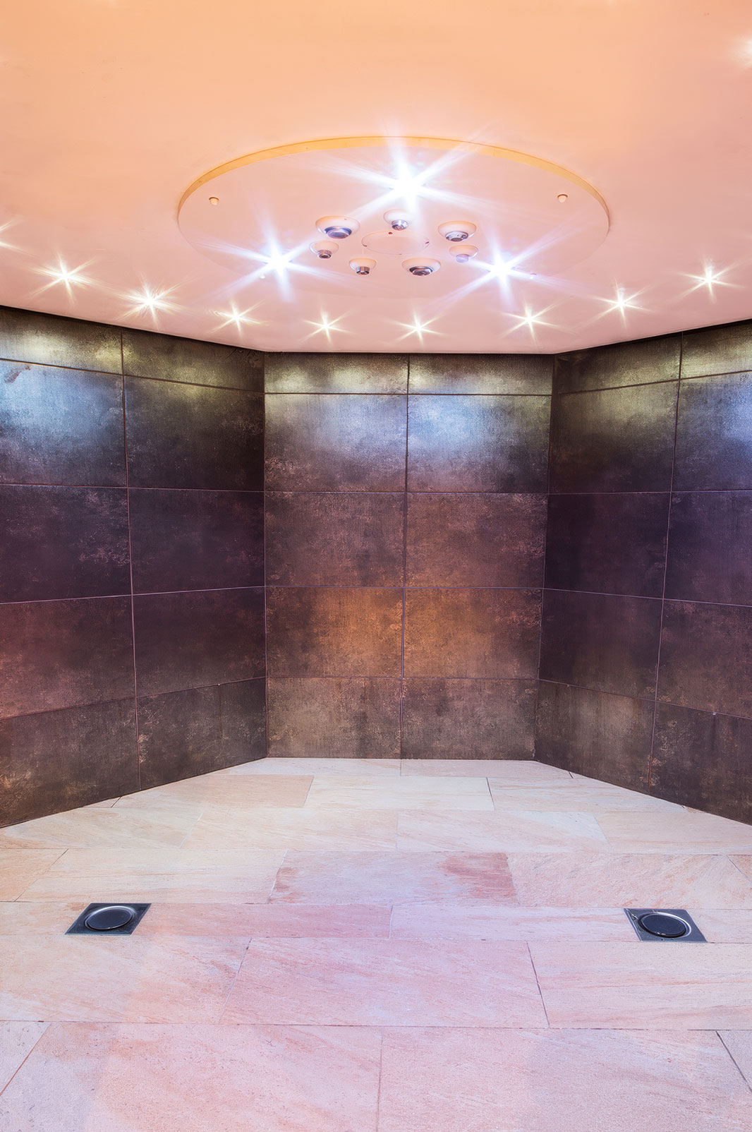 Échelle-douche-bien-etre-avec-chromotherapie Échelle-douche-bien-etre-avec-chromotherapie